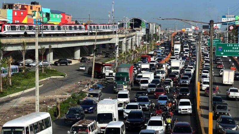 Usuarios celebran extensión del Metro hacia Los Alcarrizos pese a desafíos viales