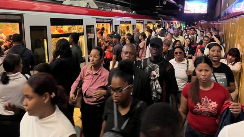 Retrasos en el Metro de Santo Domingo por fallas eléctricas