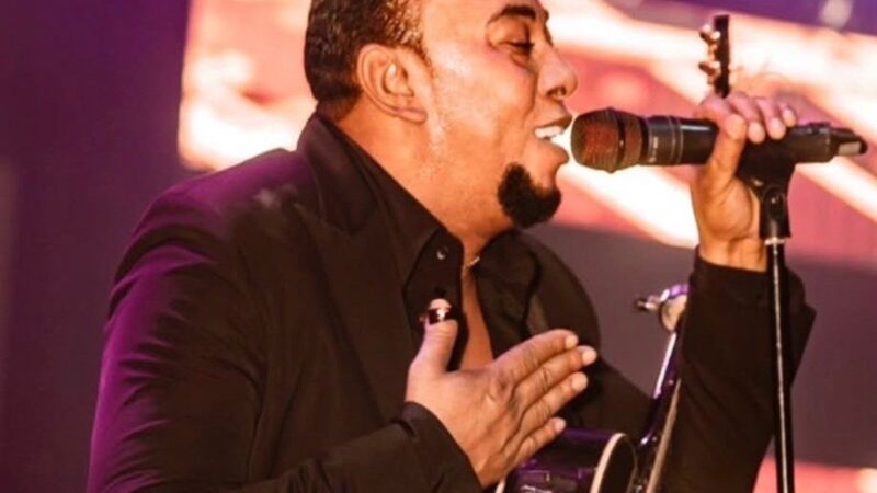 Anthony Santos se alista para un emotivo concierto en Montecristi