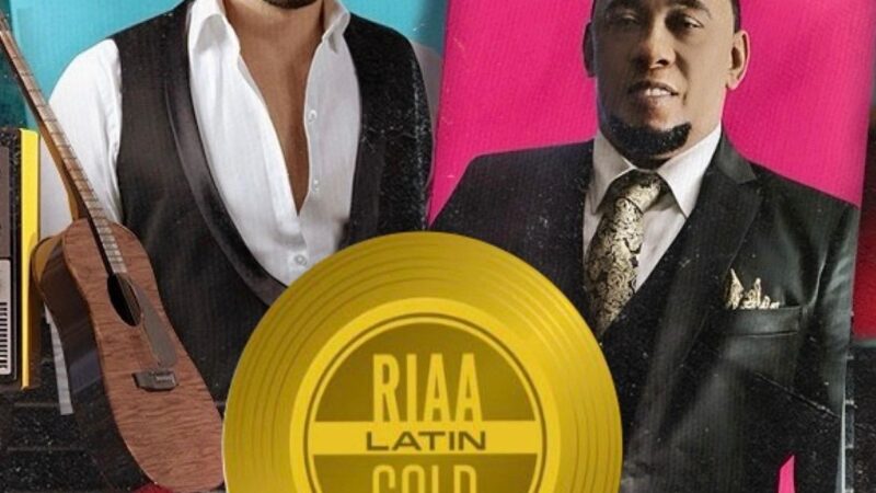 Manny Cruz celebra su primer disco de oro con “Las puertas del cielo”