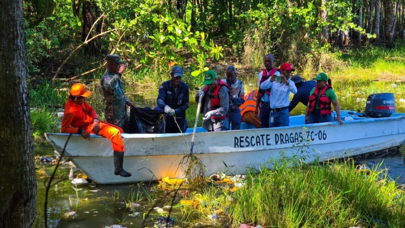 Autoridades y comunidad se unen para limpiar la Laguna La Redonda