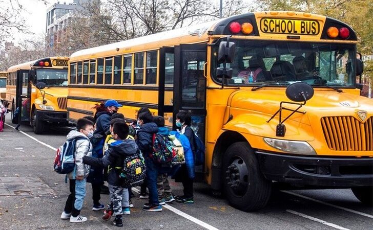NYC revela calendario escolar 2026-27, generando controversia entre padres
