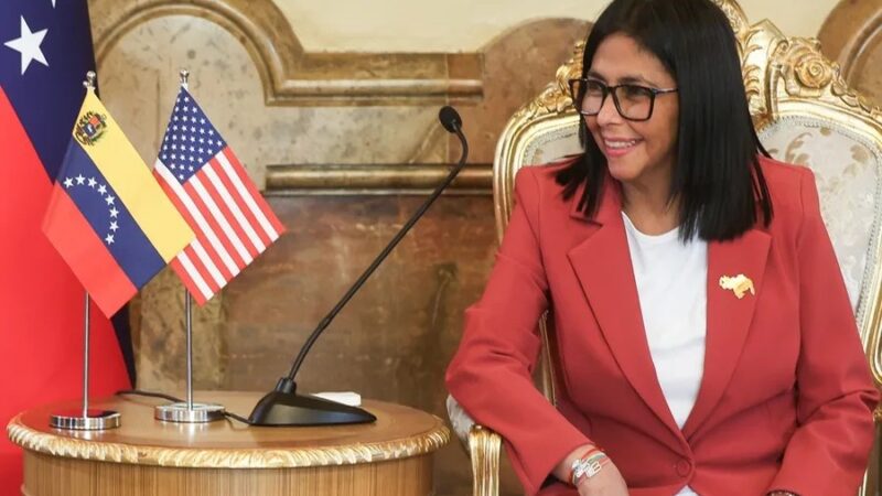 Delcy Rodríguez insta a Estados Unidos y Europa a eliminar las sanciones contra Venezuela
