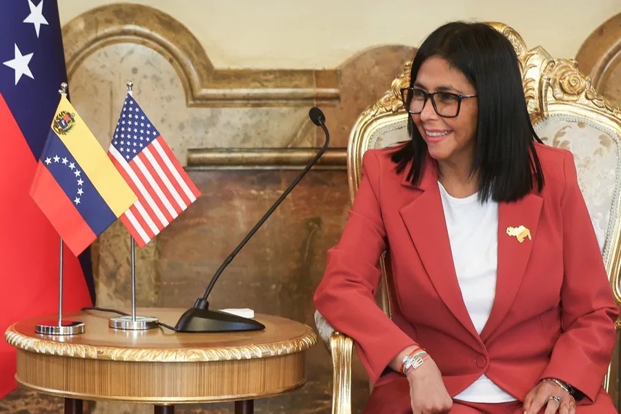 Delcy Rodríguez insta a Estados Unidos y Europa a eliminar las sanciones contra Venezuela