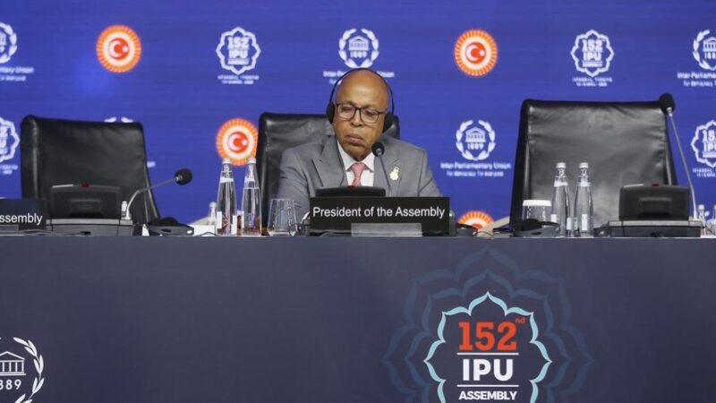 Alfredo Pacheco marca un hito al liderar debates en la Asamblea de la UIP