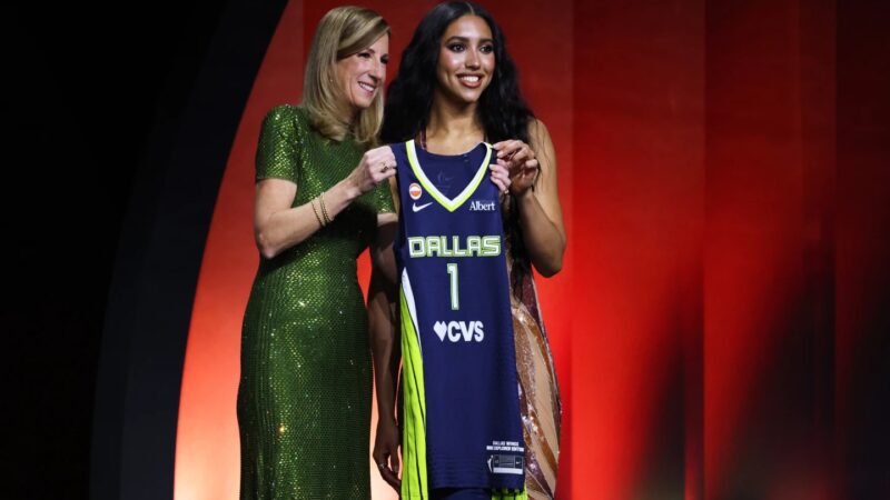 Azzi Fudd encabeza el draft de la WNBA con un contrato histórico de medio millón de dólares
