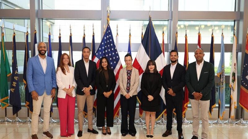 Siete dominicanos se preparan para liderazgo empresarial en EE. UU.