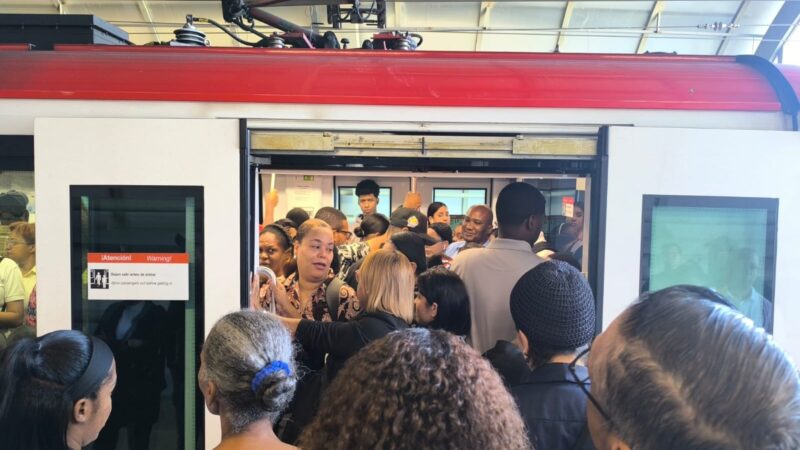 Lunes caótico en Santo Domingo: transporte y Metro paralizados