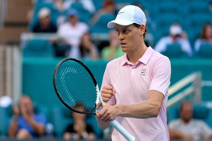 Jannik Sinner arrebata el liderato a Alcaraz y apunta al Roland Garros