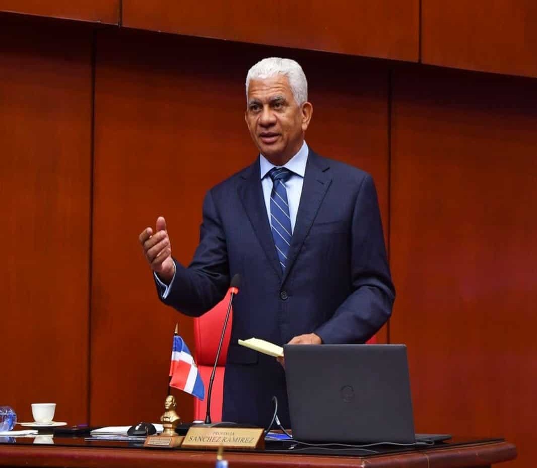 Ricardo de los Santos llama a motoconchistas a la calma y regulación