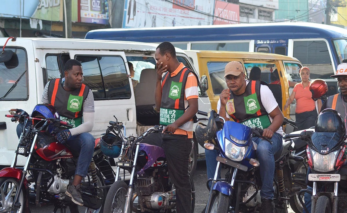 Diputados analizan desafíos del motoconcho en República Dominicana