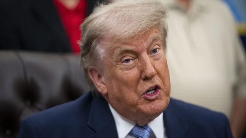 Donald Trump intensifica sus ataques contra candidatos republicanos críticos