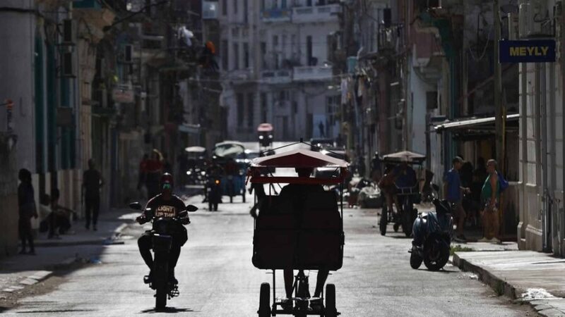 Cuba enfrenta apagones que afectarán al 65% del país este sábado