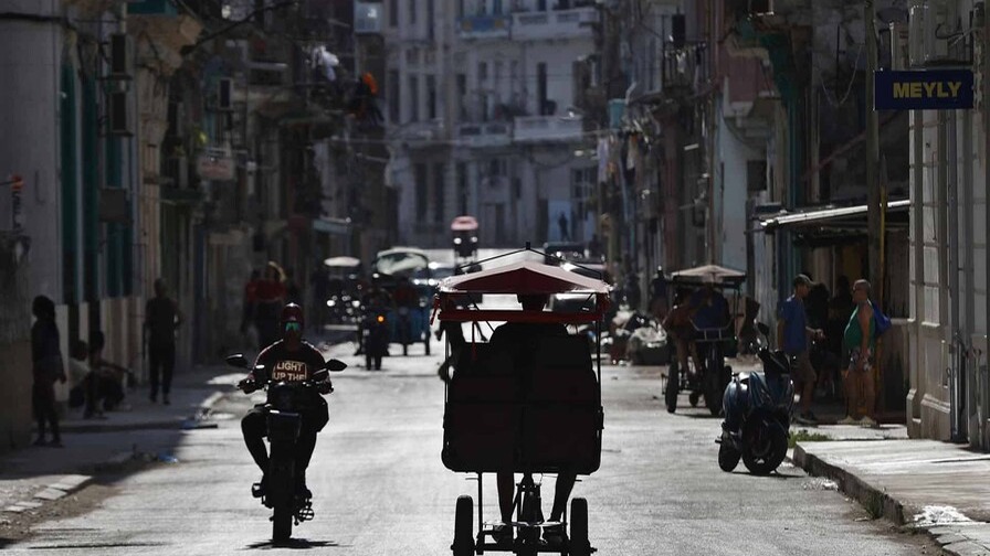 Cuba enfrenta apagones que afectarán al 65% del país este sábado