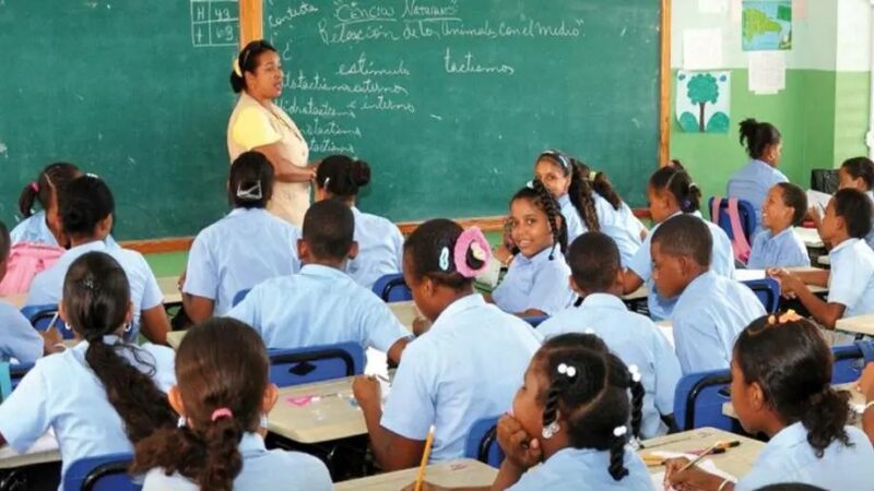Desafíos del sistema educativo dominicano: de la lectoescritura al dominio del inglés