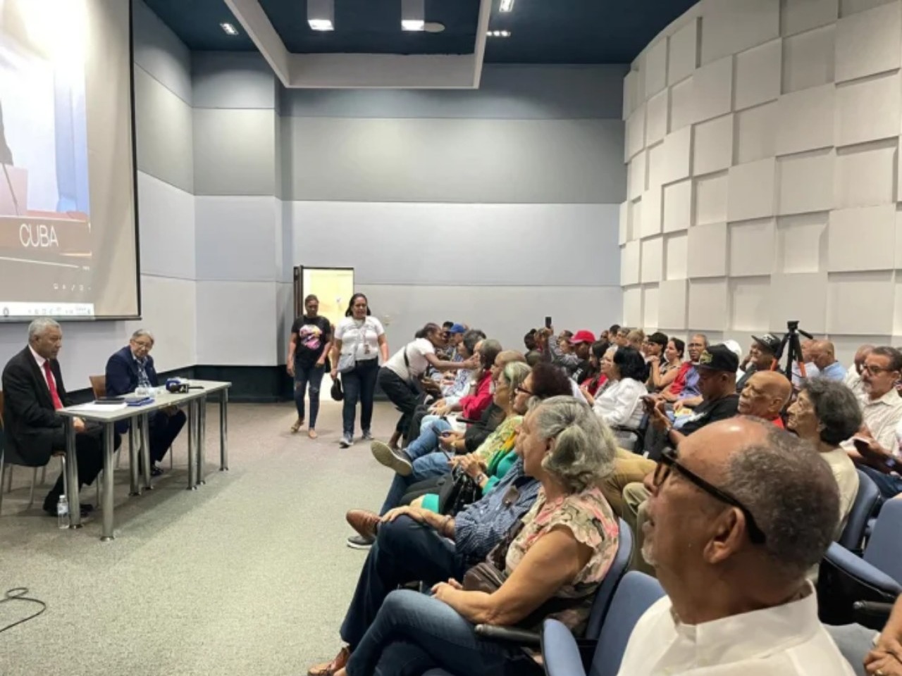 Figuras dominicanas manifiestan su apoyo a Cuba frente a sanciones