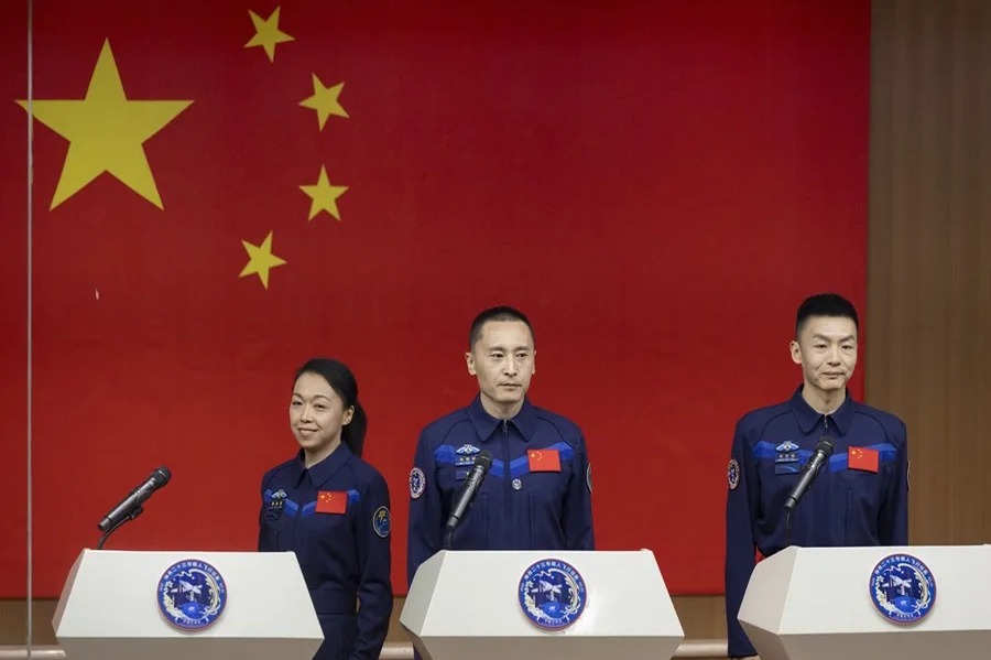 China lanza misión Shenzhou-23 con primer astronauta de Hong Kong