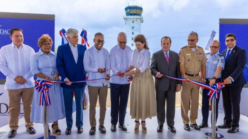 Inauguran avanzada torre de control en Base Aérea de San Isidro
