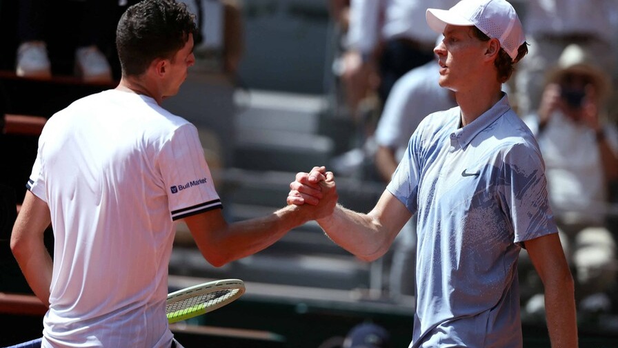 Histórica Remontada: Juan Manuel Cerúndolo Derrota a Jannik Sinner en Roland Garros