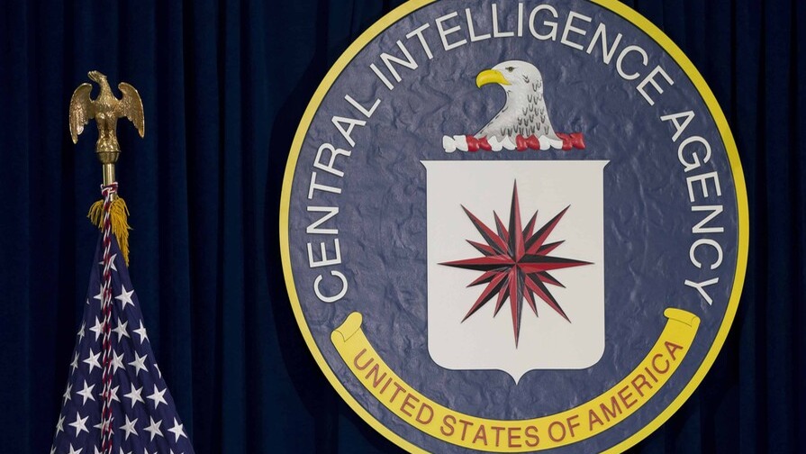 Exagente de la CIA detenido tras hallazgo de lingotes de oro en su hogar