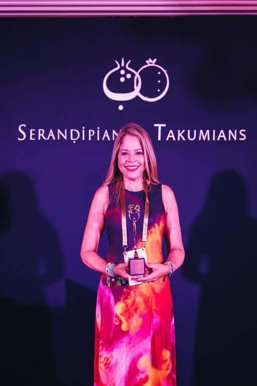 Carmen Rosa de Torres es reconocida en premios internacionales de hospitalidad