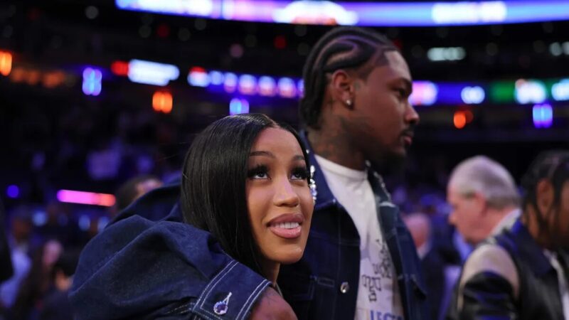 Cardi B y Stefon Diggs avivan rumores de reconciliación con aparición conjunta