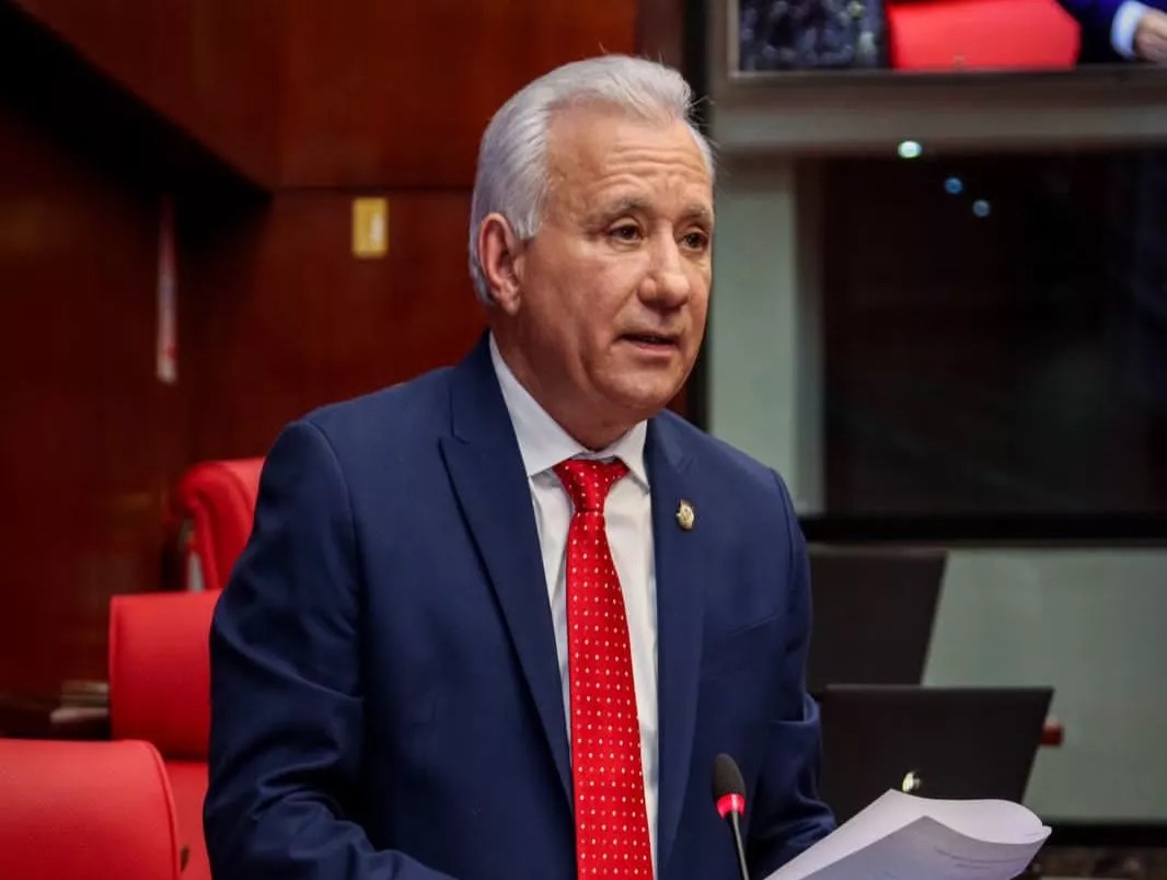 Antonio Taveras Guzmán se separa del PRM y critica falta de reformas
