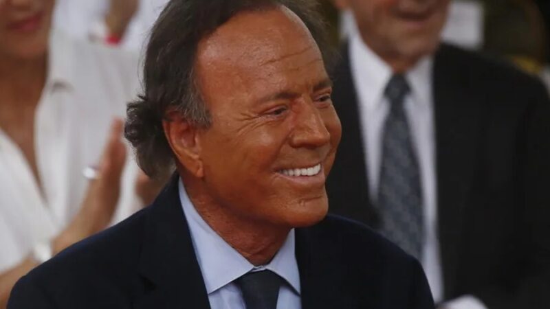 Julio Iglesias tomará acciones legales por acusaciones de abuso sexual