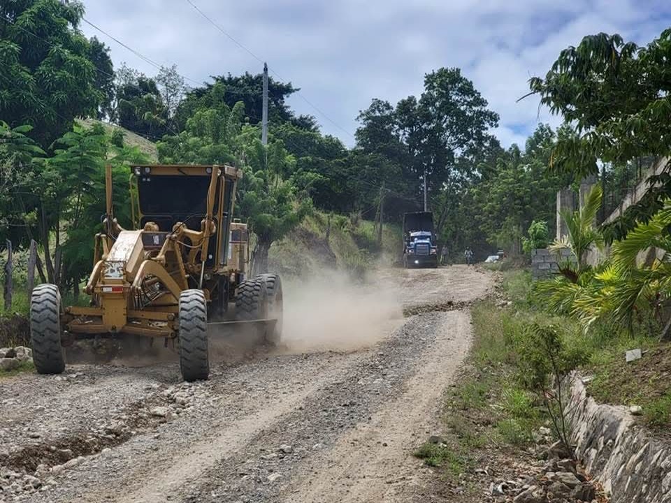 Inician mejoras en carretera La Jaiba–Güalete en Puerto Plata