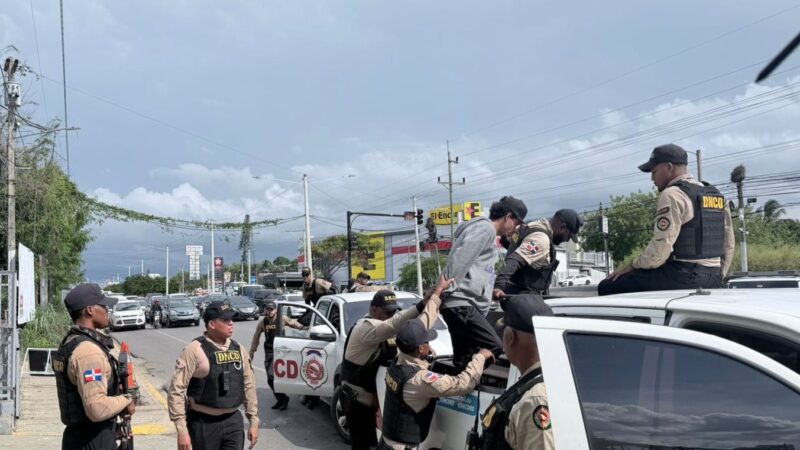 Autoridades desmantelan redes de microtráfico en Santiago