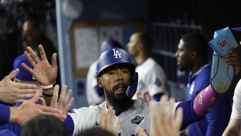 Teoscar Hernández se lesiona y enciende alarmas en los Dodgers