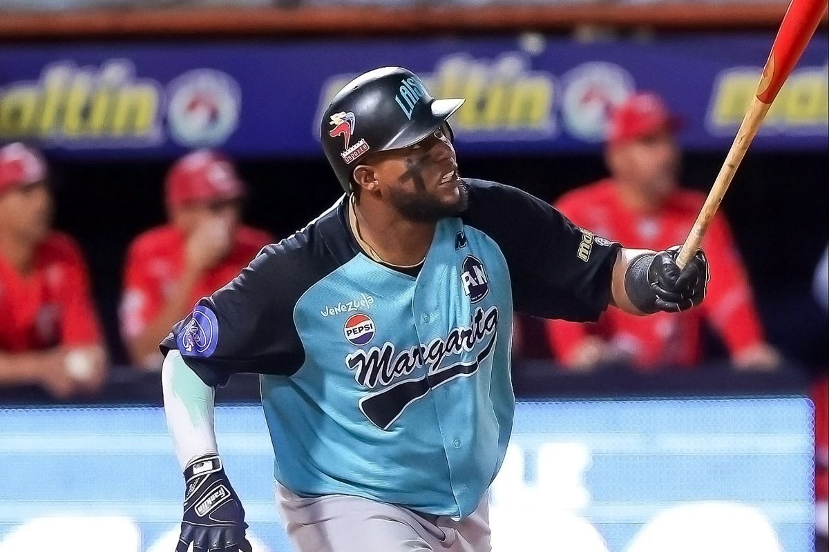 Estrellas refuerzan su alineación con la incorporación de Juan Santana