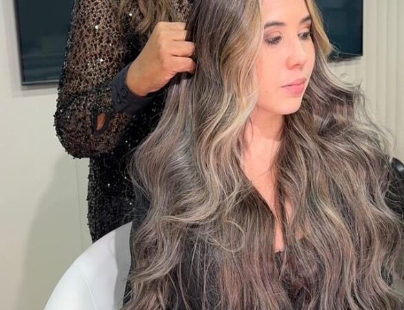 Las canas, símbolo de autenticidad y empoderamiento en las madres contemporáneas