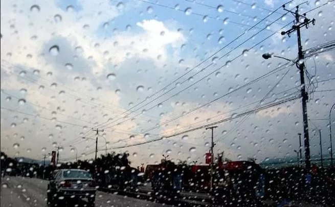 Cielo gris y calor persistirán por arribo de polvo sahariano