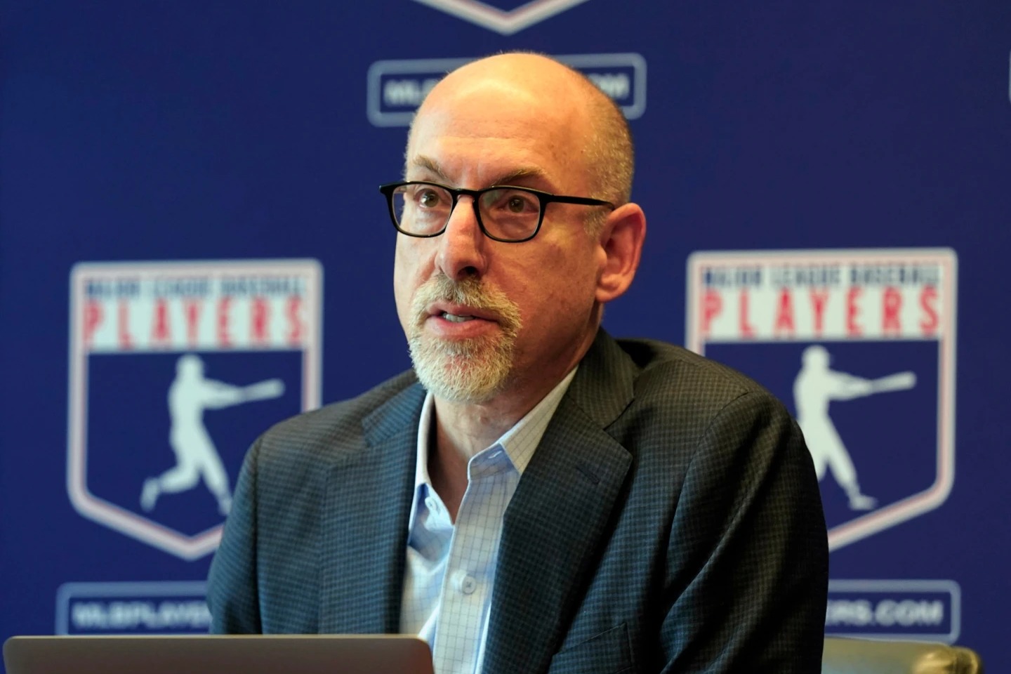 Jugadores de béisbol demandan ampliación de derechos laborales