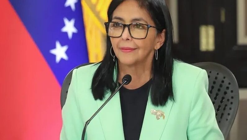 Provea critica a Delcy Rodríguez por permitir incursión aérea de Estados Unidos en Caracas
