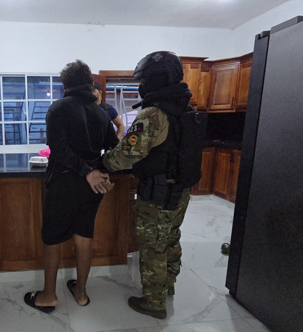 Capturan a dos hombres vinculados al decomiso de cocaína en Pedernales