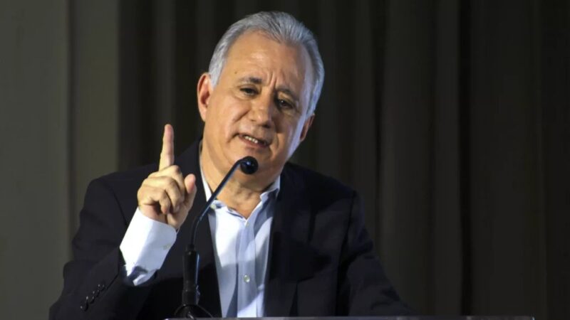 Antonio Taveras renuncia al PRM tras años de tensiones internas