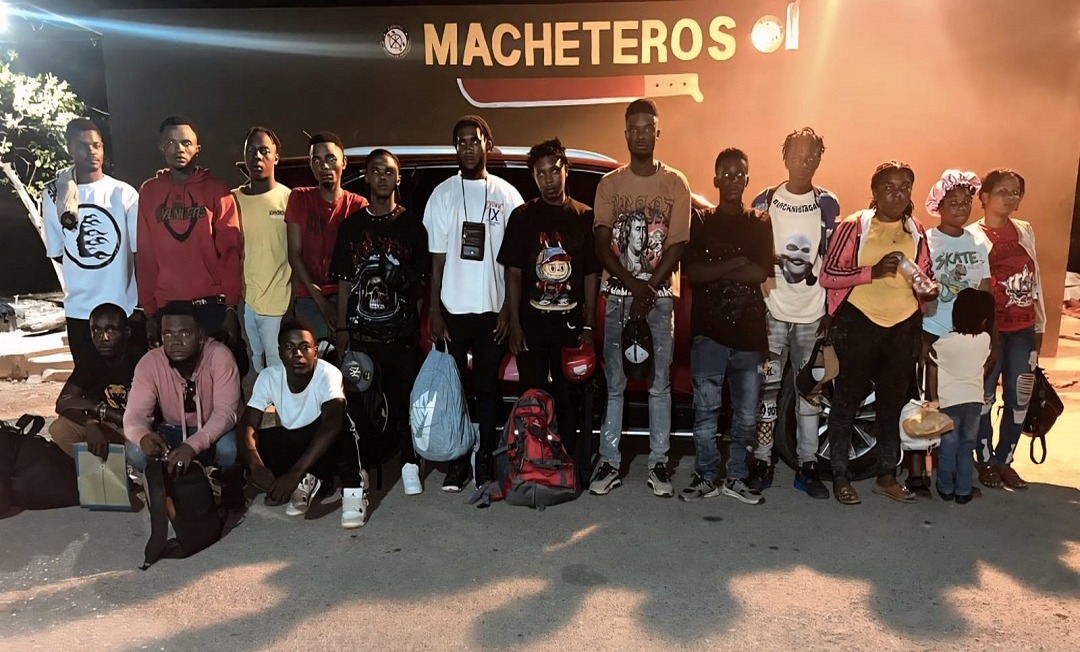 Detienen vehículo con 17 haitianos sin documentos en Santiago Rodríguez