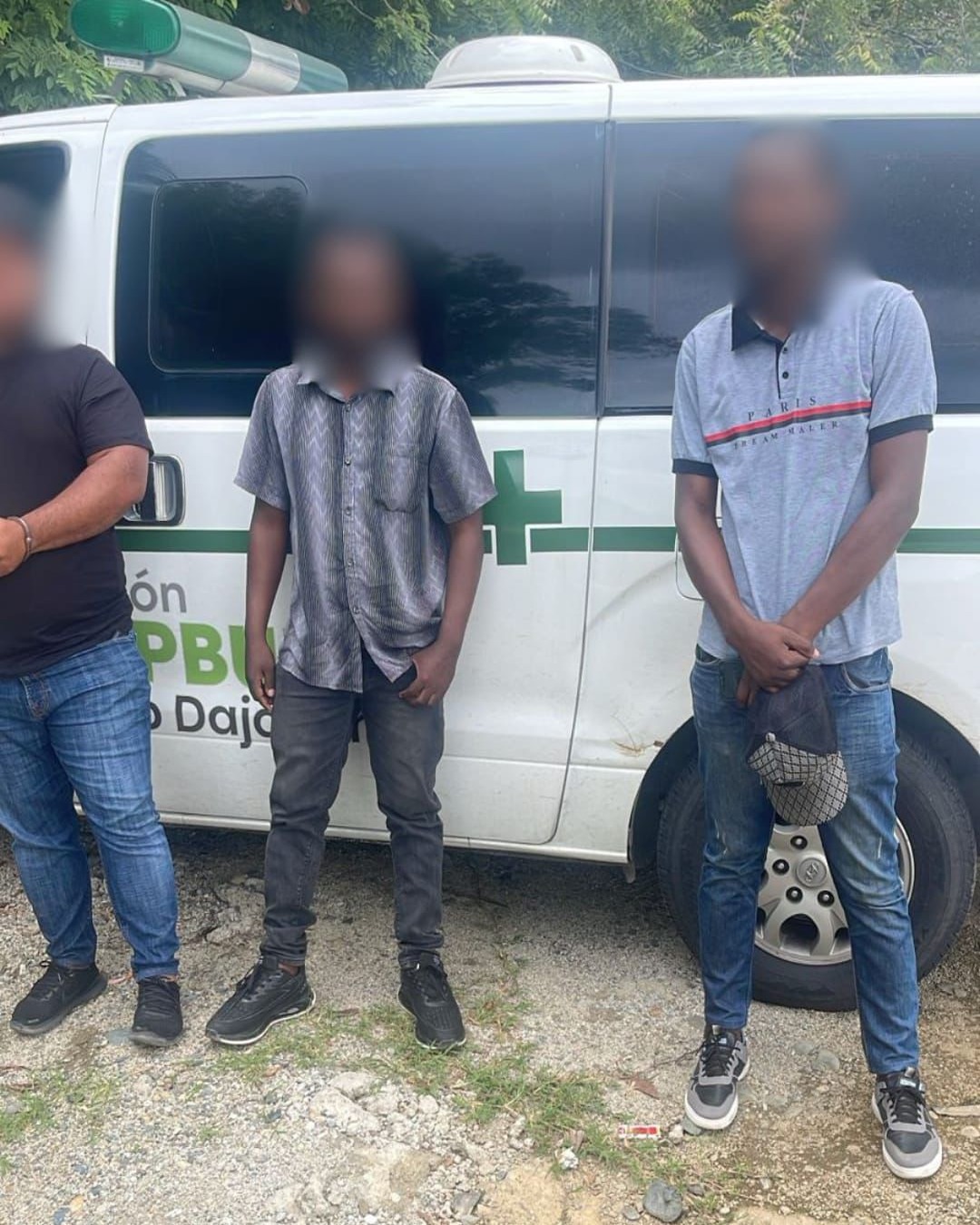 Interceptan ambulancia en Dajabón transportando indocumentados haitianos