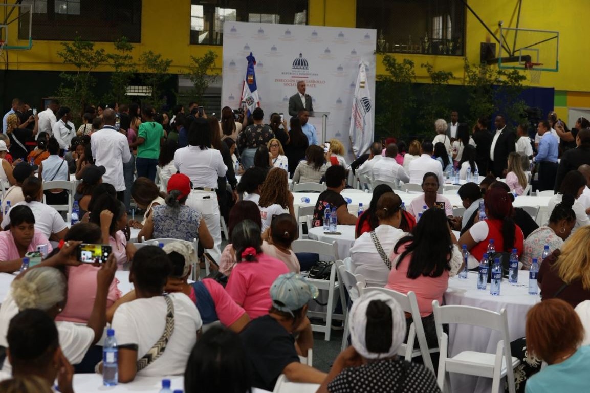 Un millón de madres dominicanas recibirán el bono “El Cariñito” de RD$1,500
