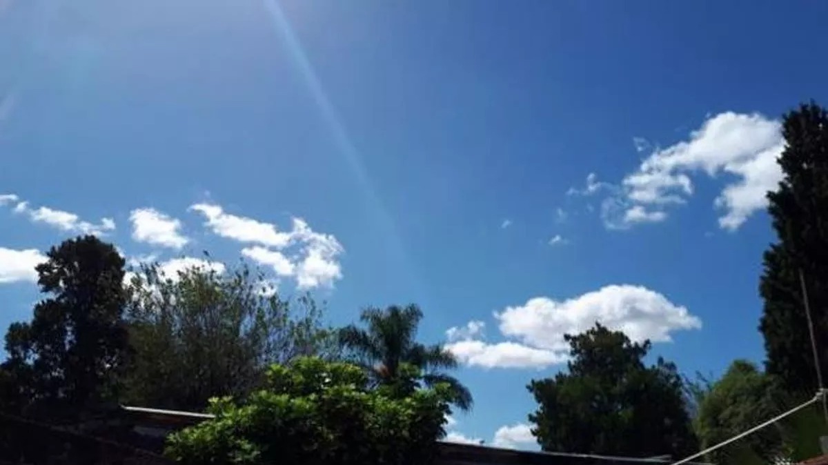 Cielos soleados con chubascos dispersos en el Día de las Madres