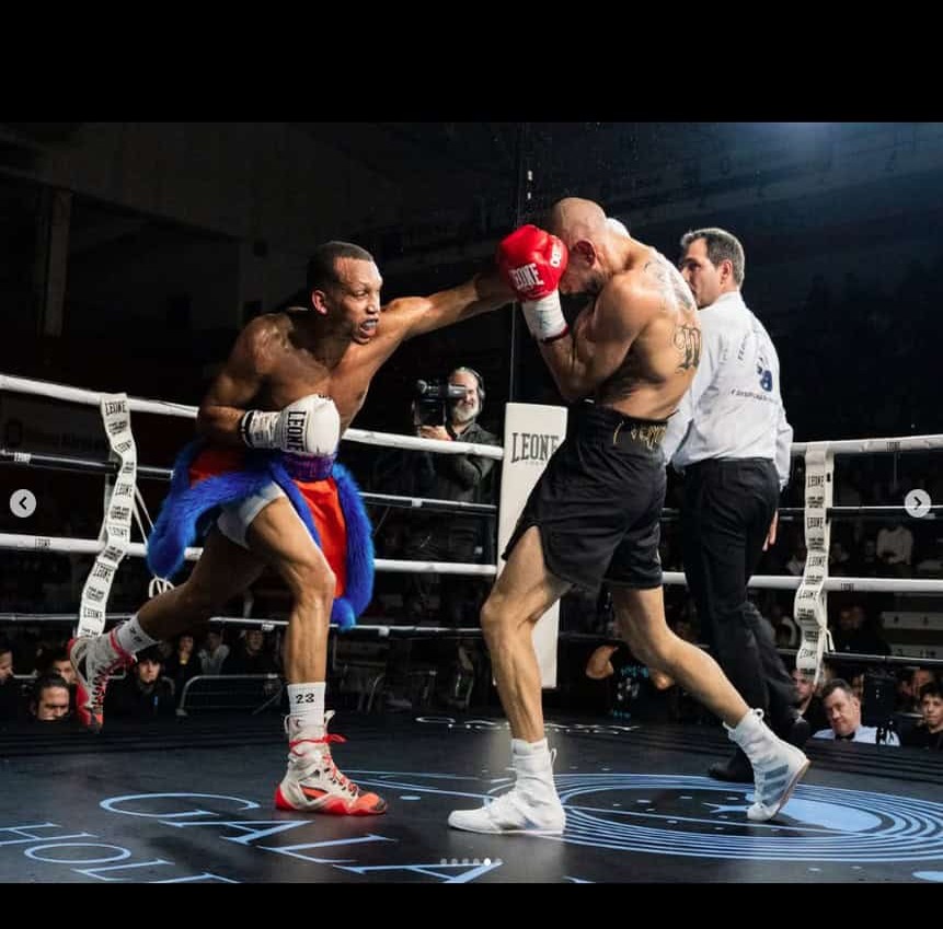 Saúl Luna se corona campeón del WBC Latino en vibrante combate