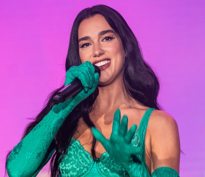Dua Lipa y Callum Turner celebrarán su boda en Sicilia en junio