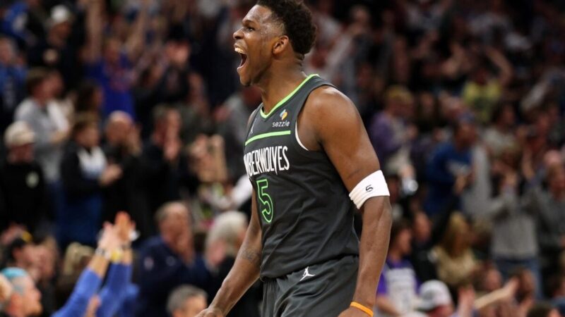 Anthony Edwards lidera la remontada y Minnesota iguala la serie ante San Antonio