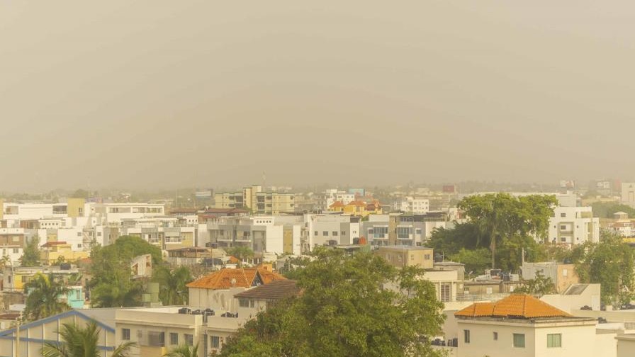 Persisten temperaturas elevadas en RD debido al polvo del Sahara