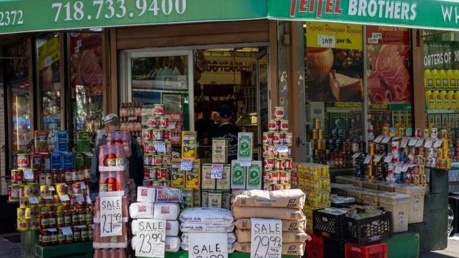 Debaten en Nueva York la creación de supermercados municipales ante críticas de comerciantes locales