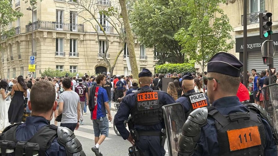Celebraciones por el triunfo del PSG dejan un saldo fatal en Francia