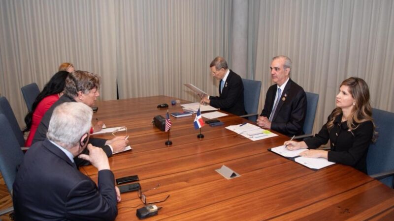Abinader refuerza vínculos con Israel y EE. UU. en ceremonia presidencial de Costa Rica
