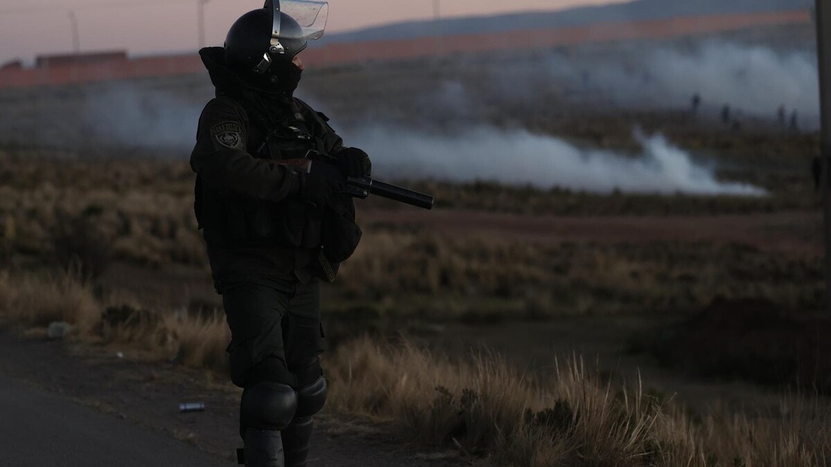 Jornada de tensión en Bolivia deja 47 arrestos y 5 heridos durante desbloqueo de vías